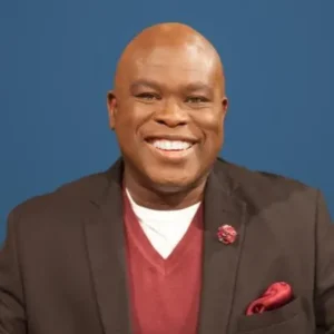 muyiwa-olarewaju-headshot-web