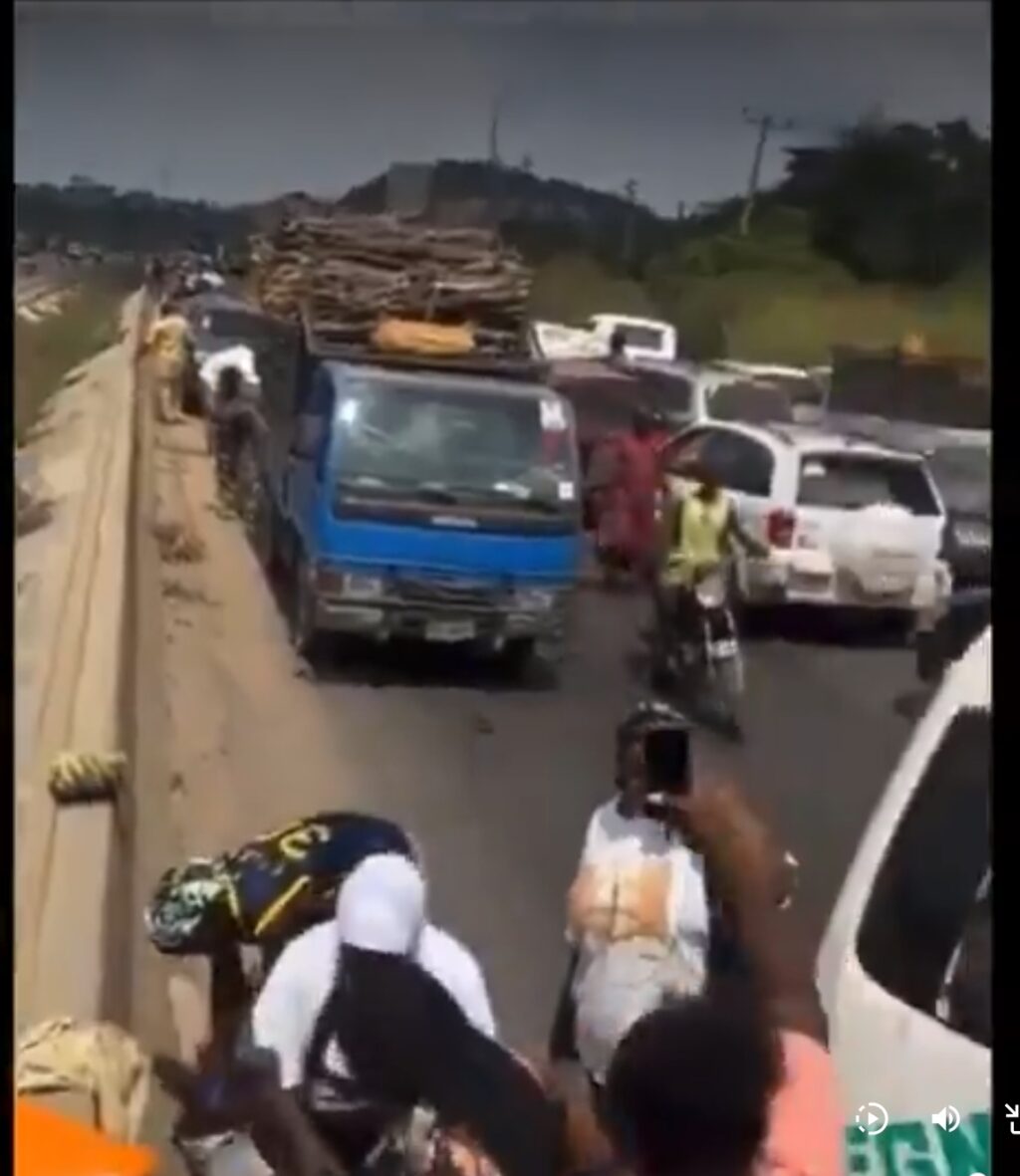 Screenshot_20251114_182357