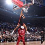 ‪Keshad Johnson claims 2026 NBA Slam Dunk champion‬